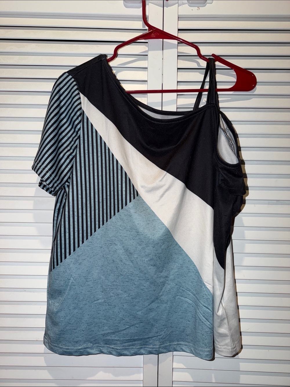 Women’s Colorblock Cold-Shoulder Top in Black, White & Blue
